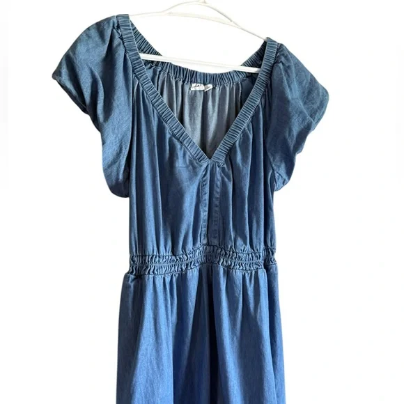 GAP Blue V-Neck lightweight denim Midi dress, elastic waist/neck, size Small - Picture 5 of 9